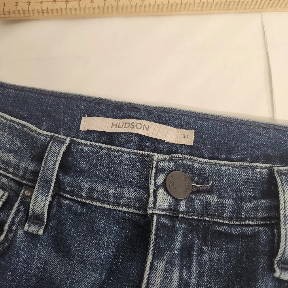 Hudson Jade distressed jeans size 30×30 raw hem Mid-Rise Loose fit - Picture 4 of 13